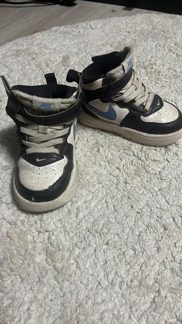 Kindersneakers nike - maat 23,5 beschikbaar voor biedingen