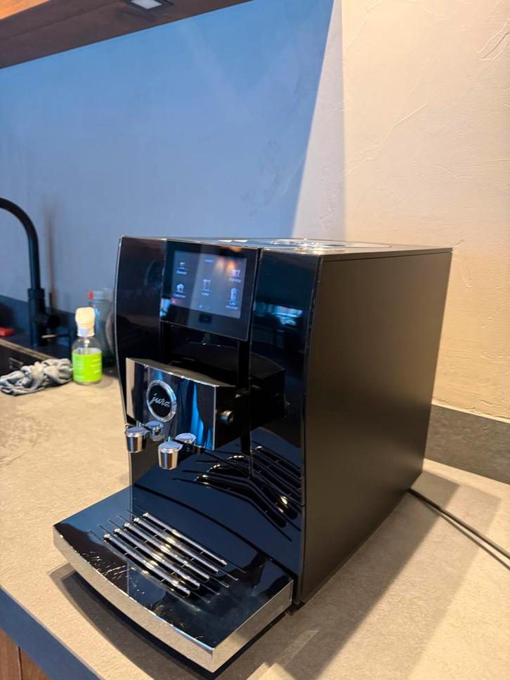 Jura Z10 Diamond Black met Jura melkkoelkastje, Witgoed en Apparatuur, Koffiezetapparaten, Gebruikt, Koffiebonen, Espresso apparaat