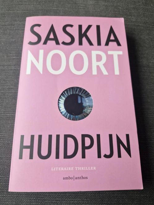 Saskia Noort - Huidpijn, Boeken, Thrillers, Zo goed als nieuw, Nederland, Ophalen of Verzenden
