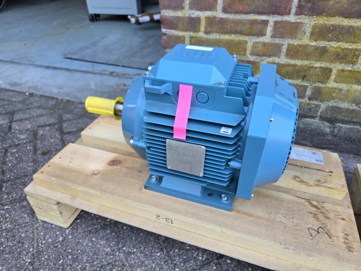 Electromotor ABB, Doe-het-zelf en Verbouw, Motoren, Nieuw, Elektromotor, 1400 tot 1800 rpm, Ophalen