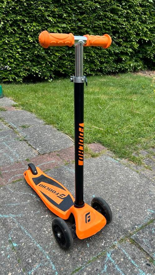 Prachtige kinderstep met lichtgevende wielen (z.g.a.n.), Kinderen en Baby's, Speelgoed | Buiten | Voertuigen en Loopfietsen, Zo goed als nieuw