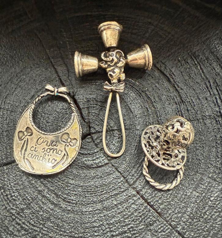 Zilveren Miniatuur Baby Cadeauset - Slabbetje, Speen, Rammel, Antiek en Kunst, Antiek | Goud en Zilver, Zilver, Ophalen of Verzenden