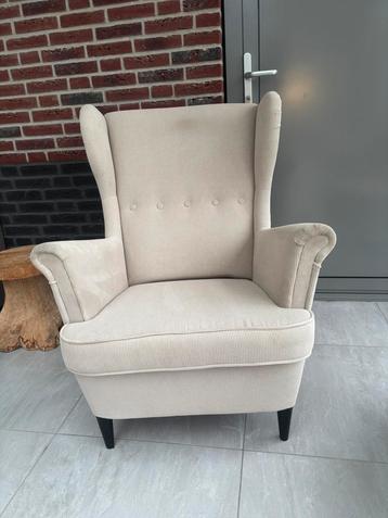 Strandmon Oorfauteuil Ikea met voetenbank