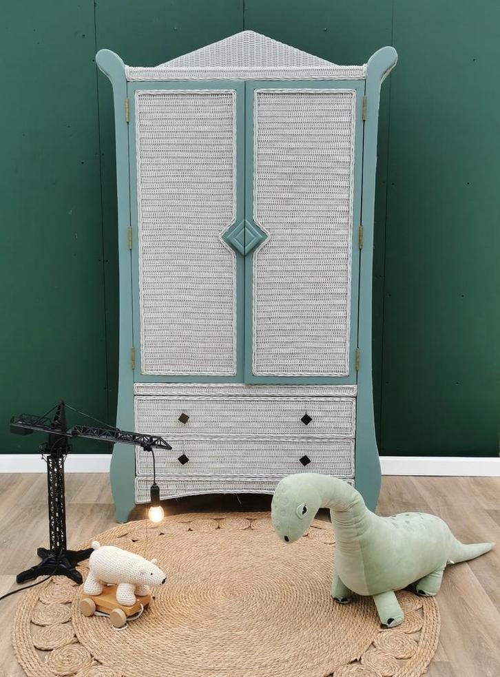 (Kinder) kledingkast Greyed Green en Airy Foliage, Kinderen en Baby's, Kinderkamer | Commodes en Kasten, Zo goed als nieuw, Kast