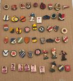 52. Voetbal speldjes, Verzamelen, Speldjes, Pins en Buttons, Ophalen of Verzenden, Gebruikt, Sport