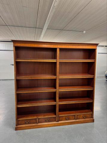 Zeldzame Heldense boekenkast – Engelse stijl – jaren ’60/’70 beschikbaar voor biedingen