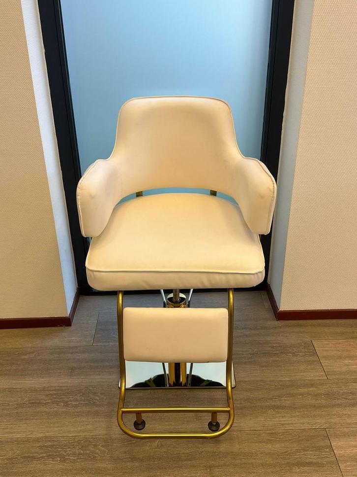 Luxe Kappersstoel Gabbiano Linz NQ Goud-Wit - Nieuw!, Diensten en Vakmensen, Kappers en Thuiskappers, Hairextensions, Knippen