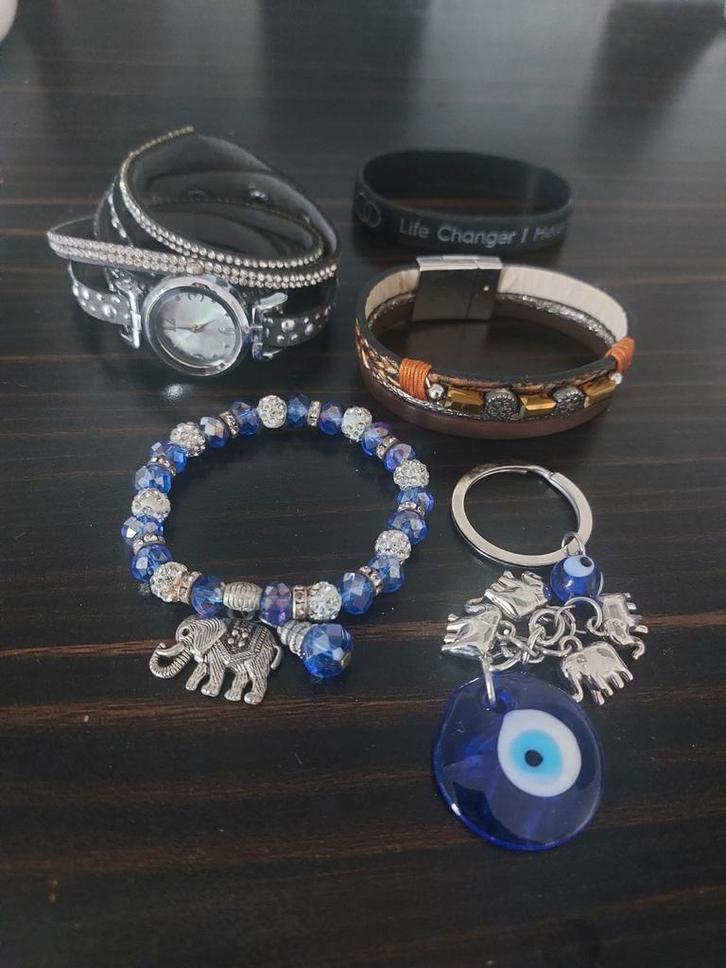 Opruiming armbanden, Sieraden, Tassen en Uiterlijk, Armbanden, Zo goed als nieuw, Blauw, Ophalen