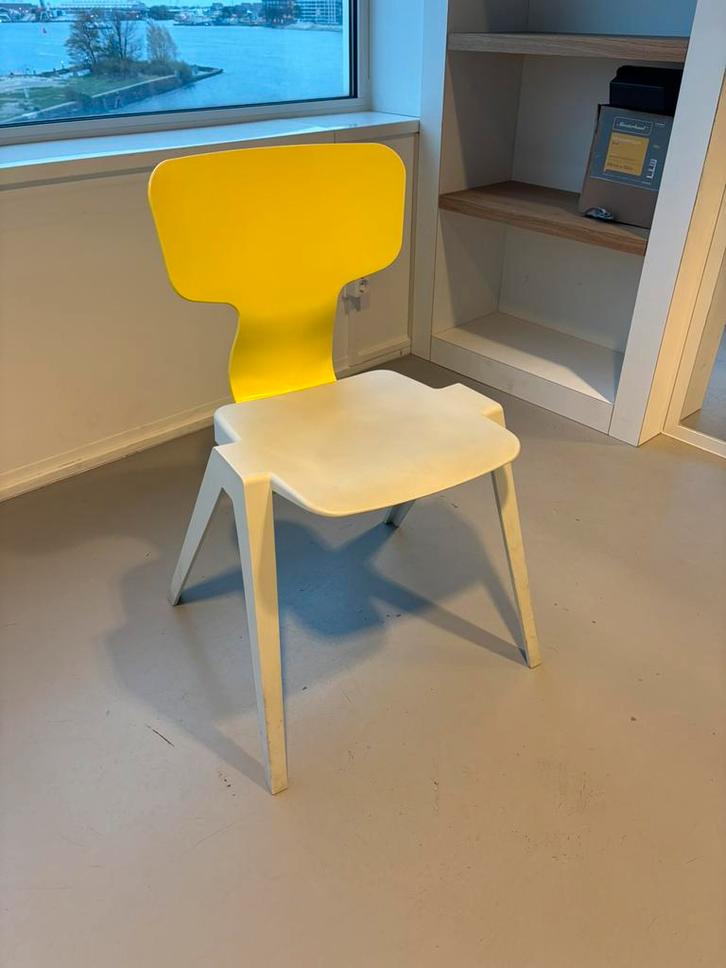 Ineke Hans / Circuform wit gele stoel, Verzamelen, Retro, Huis en Inrichting, Ophalen