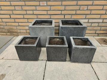 Set van 5 mooie terrazzo bloempotten beschikbaar voor biedingen