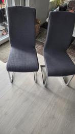 Gratis afhalen. Stoel met hoesje. 6x, Huis en Inrichting, Stoelen, Gebruikt, Leer, Ophalen of Verzenden, Grijs