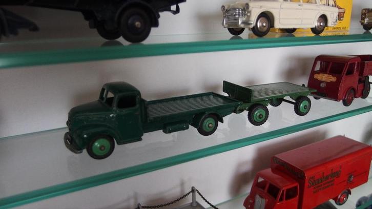 Dinky Toys Groene Fordson platte laadwagen incl. aanhanger., Hobby en Vrije tijd, Modelauto's | 1:43, Zo goed als nieuw, Bus of Vrachtwagen