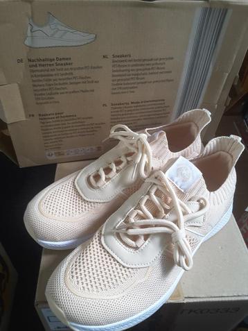 Sneakers nieuw maat 38 beschikbaar voor biedingen