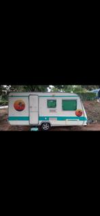 Caravan Adria Unica B 431 DD stalling in Kroatië., Particulier, Kachel, Dwarsbed