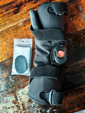 BREG Freestyle OA Medial Kniebrace  beschikbaar voor biedingen