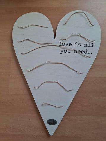 Houten hart decoratie - Love is all you need beschikbaar voor biedingen