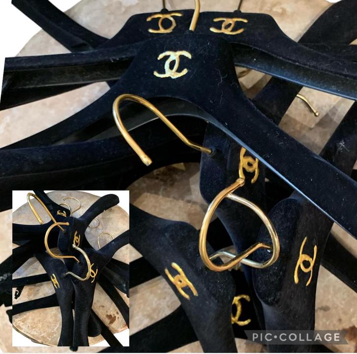 Chanel kleding hangers vintage, Kleding | Dames, Kledinghangers, Zo goed als nieuw, Fluweel, Ophalen of Verzenden