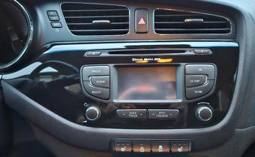 Origineel scherm voor KIA Ceed 2012–2018 + Origineel paneel beschikbaar voor biedingen