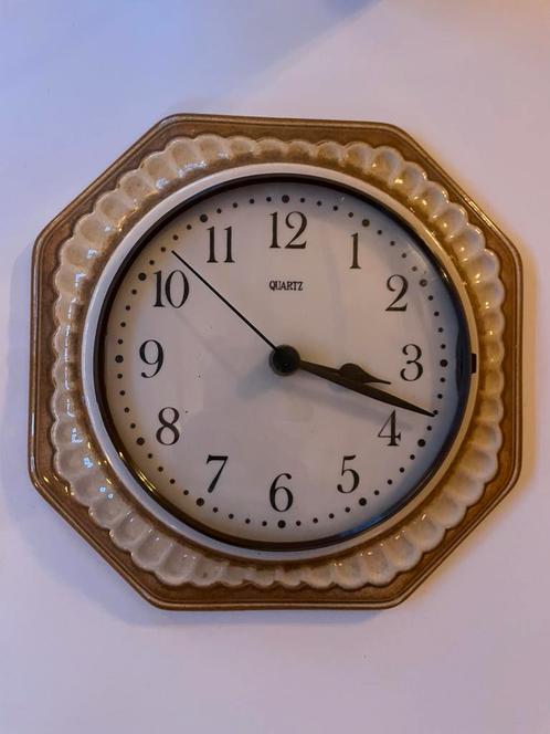 Vintage porseleinen wandklok van MEISTER, Huis en Inrichting, Woonaccessoires | Klokken, Zo goed als nieuw, Ophalen of Verzenden
