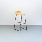 1x Gubi 3D Barkruk Licht Eikenhout - Zwart, Ophalen of Verzenden, Nieuw, Hout