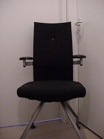 FRITZ HANSEN  CHAIR  DENMARK ! beschikbaar voor biedingen