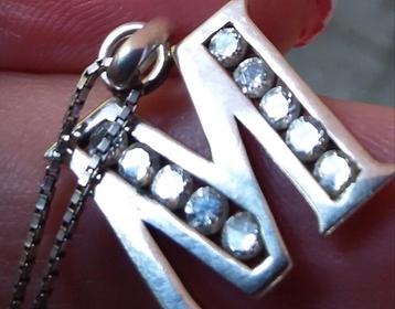 Mooi Ketting met Kettinghanger. beschikbaar voor biedingen