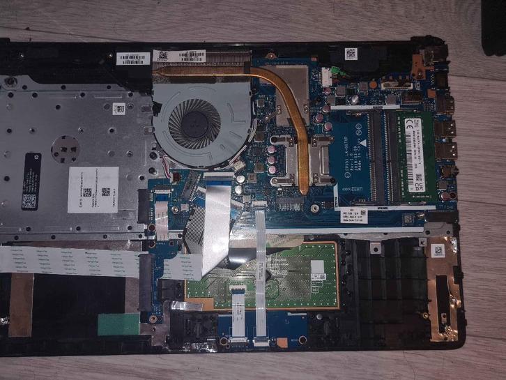 HP 15-DB0370UR, Computers en Software, Moederborden, DDR4, Ophalen