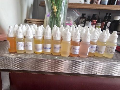 Partij Geurolie 10 ml.flesjes (65), Huis en Inrichting, Woonaccessoires | Kandelaars en Kaarsen, Nieuw, Minder dan 25 cm, Overige materialen