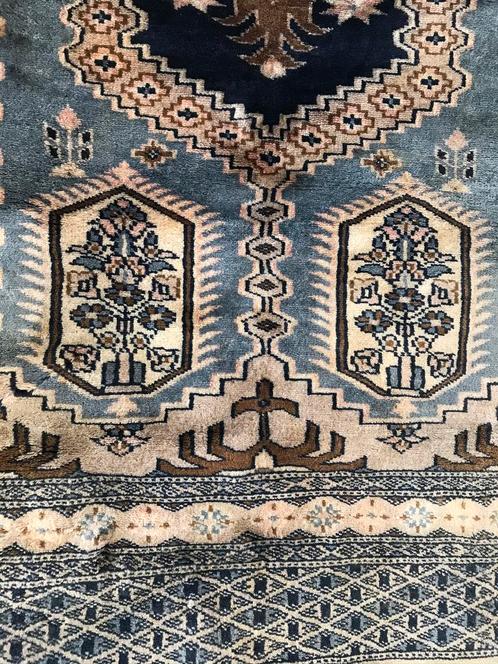 TAPIJT vintage 131x76 cm gebruikt zeer fijn handgeknoopt WOL, Huis en Inrichting, Stoffering | Tapijten en Kleden, Gebruikt, Rechthoekig