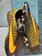 Voet Bal Schoenen, Sport en Fitness, Voetbal, Ophalen, Zo goed als nieuw, Schoenen