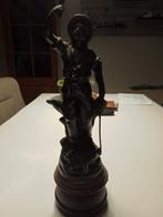 Bronzen beeldje op houten voet - 40 cm hoog, Antiek en Kunst, Ophalen of Verzenden