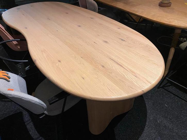 Organische Japandi Eiken Tafel - 250x110cm, Huis en Inrichting, Tafels | Eettafels, Nieuw, 200 cm of meer, Ophalen
