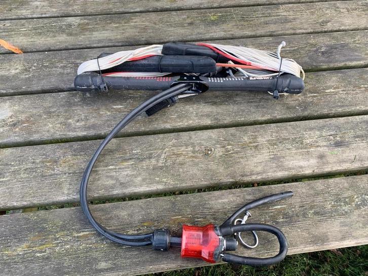 Bar Slingshot 17 inch 2023 met nieuwe lijnen en safety cord, Watersport en Boten, Accessoires en Onderhoud, Zo goed als nieuw