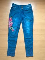 Spijkerbroek zomer met bloemen maat 38 dames, Ophalen of Verzenden, Zo goed als nieuw, Blauw, W30 - W32 (confectie 38/40)