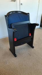 Zwart/blauw bioscoop / kerk stoeltje izgs!!, Huis en Inrichting, Stoelen, Ophalen, Hout, Blauw, Zo goed als nieuw