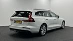 Volvo V60 2.0 B4 Momentum Business TREKHAAK CARPLAY ECC NAVI, Auto's, Stof, 4 cilinders, 1634 kg, Wit