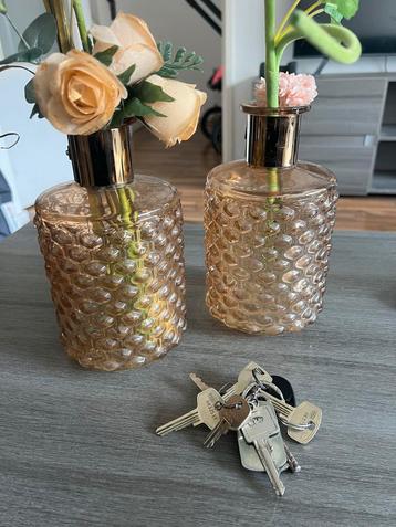 Set van 2 decoratieve vazen beschikbaar voor biedingen