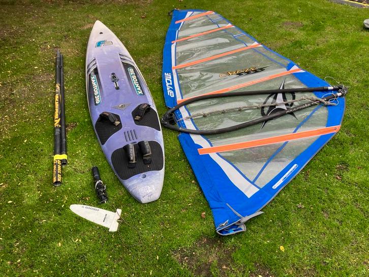 Complete Surfset F2 Xantos 310 - Beginner+, Watersport en Boten, Windsurfen, Gebruikt, Complete set, 300 cm of meer, Met vin(nen)