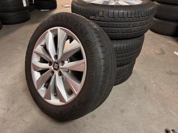 Seat velgen met band 4 stuks R17 Inch 215/55  Zomer Continen beschikbaar voor biedingen