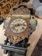 Antieke Friese stoel klok deurtjes missen €65., Ophalen
