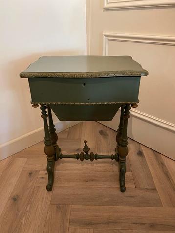 Sierlijk kleine kaptafel VERKOCHT beschikbaar voor biedingen