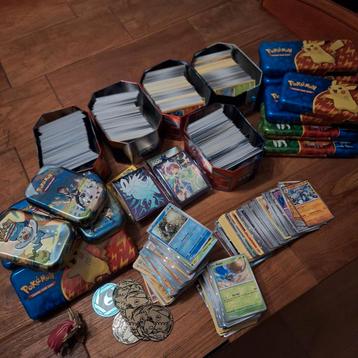 Grote partij pokemon kaarten en accessoires  beschikbaar voor biedingen