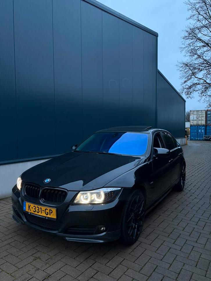 BMW 318i | Panodak | Stoelverw. | Black-on-Black Luxe Opties, Auto's, BMW, Particulier, 3-Serie, ABS, Airbags, Airconditioning