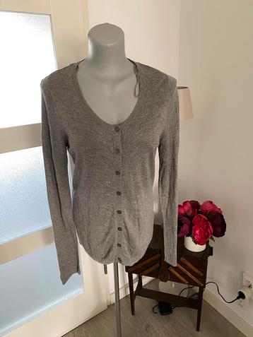 Grijs vestje Esprit maat L beschikbaar voor biedingen