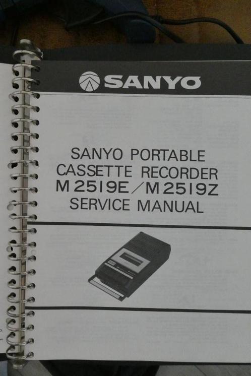 Audio / Sanyo 8 stuks service manuals in map, Verzamelen, Elektronische Apparatuur, Audio en Video, Verzenden