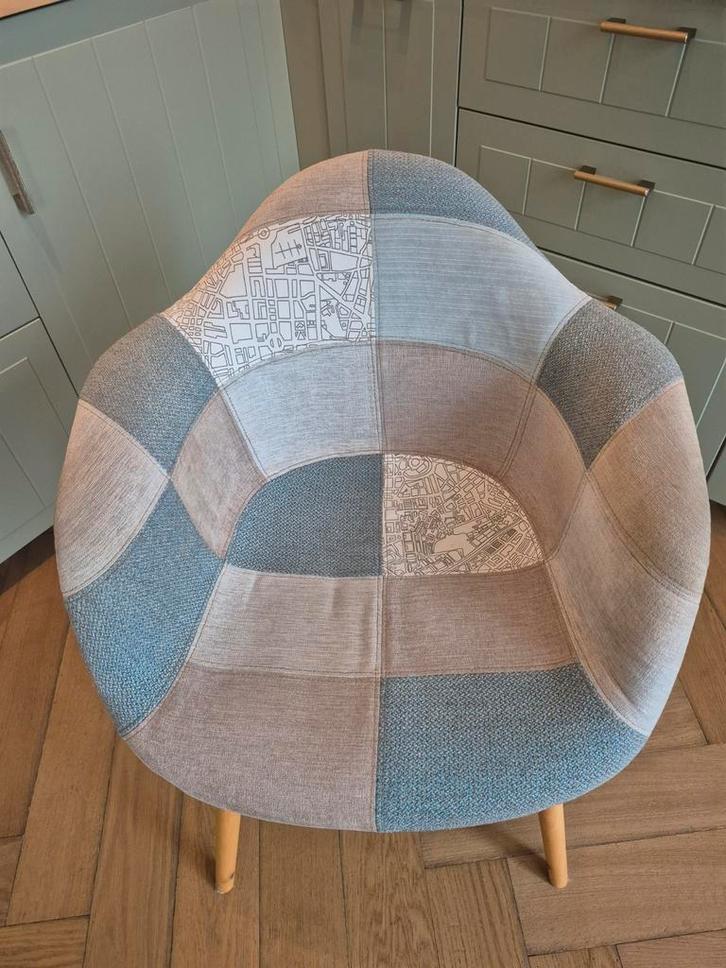 Leuke eetkamerstoelen stoelen met patchwork design, Huis en Inrichting, Fauteuils, Zo goed als nieuw, Hout, Stof, Minder dan 50 cm