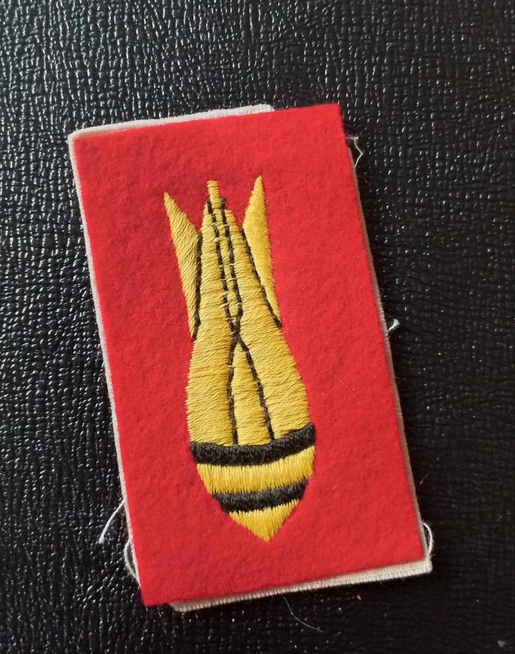 Engels Mouw embleem Bomb Disposal EOD Brits, Verzamelen, Militaria | Tweede Wereldoorlog, Embleem of Badge, Nederland, Ophalen of Verzenden