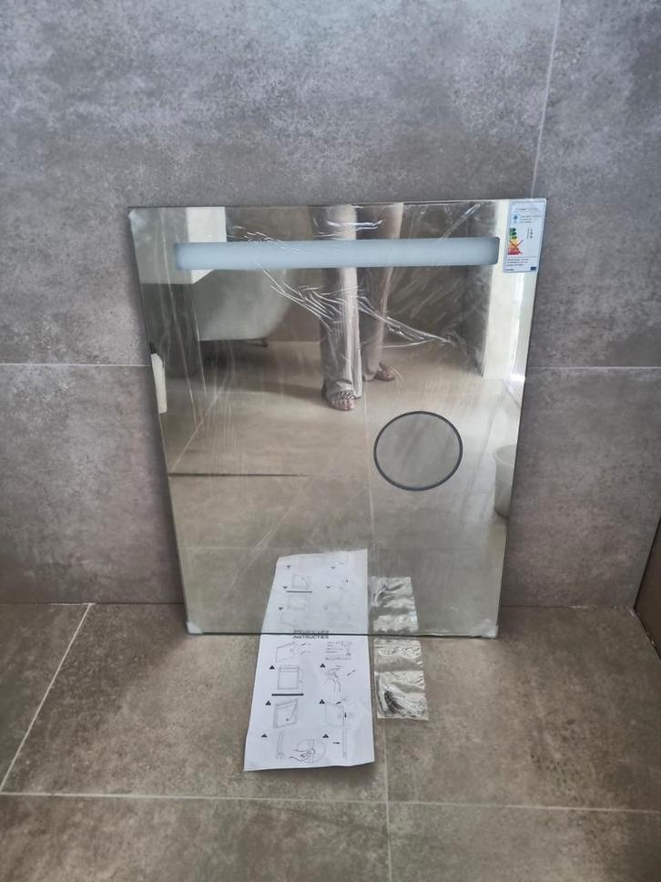 Nieuwe badkamer spiegel met scheerspegel/ cosmetica spiegel, Huis en Inrichting, Badkamer | Badkamermeubels, Nieuw, Overige typen