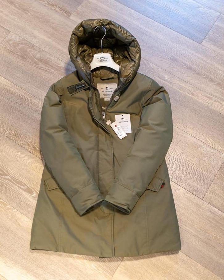 Woolrich NF Damesparka Olive Green Donsvulling Capuchon M, Kleding | Dames, Jassen | Winter, Zo goed als nieuw, Groen, Ophalen of Verzenden