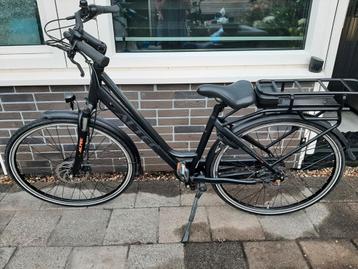 Mooie E-Bike ALTEC DELTA dames fiets 1 jr oud, opknapper beschikbaar voor biedingen